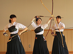 弓道競技成年女子